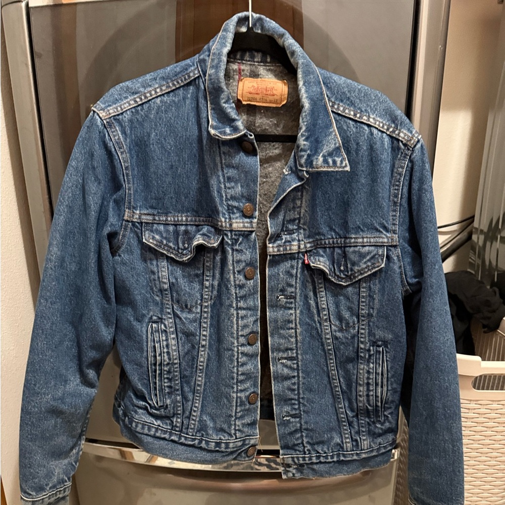 Vintage Levi's Classic Blue Denim Jacket 527 sz 42 70506 0316, insulated
